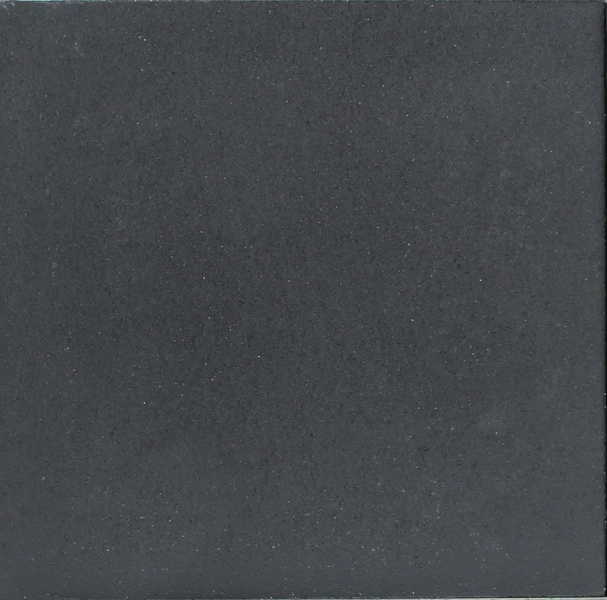 Carré tegel 50x50x5 vlak KOMO nero