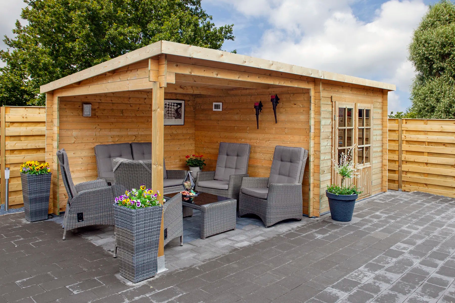 Blokhut - Tuinhuis 28mm Chappo met overkapping