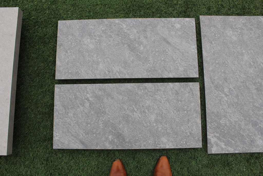 Zwembadrand Quartz Dark Grey rechte neus