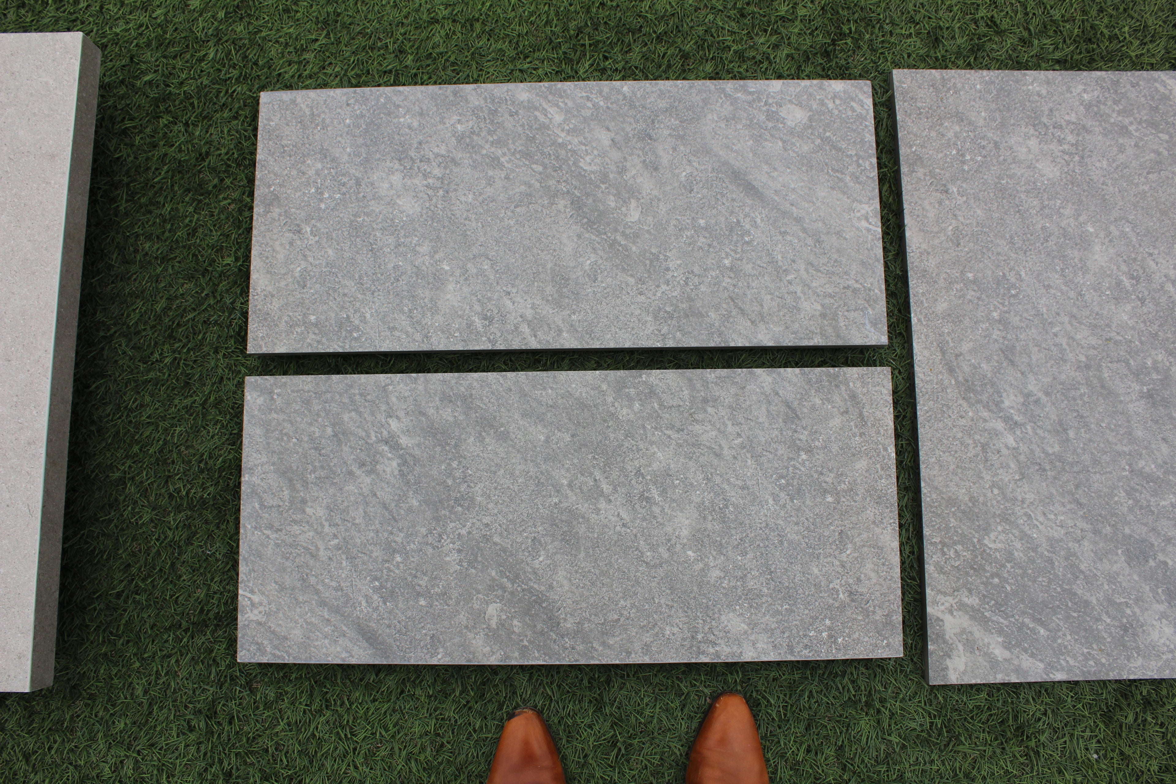 Zwembadrand Quartz Dark Grey rechte neus