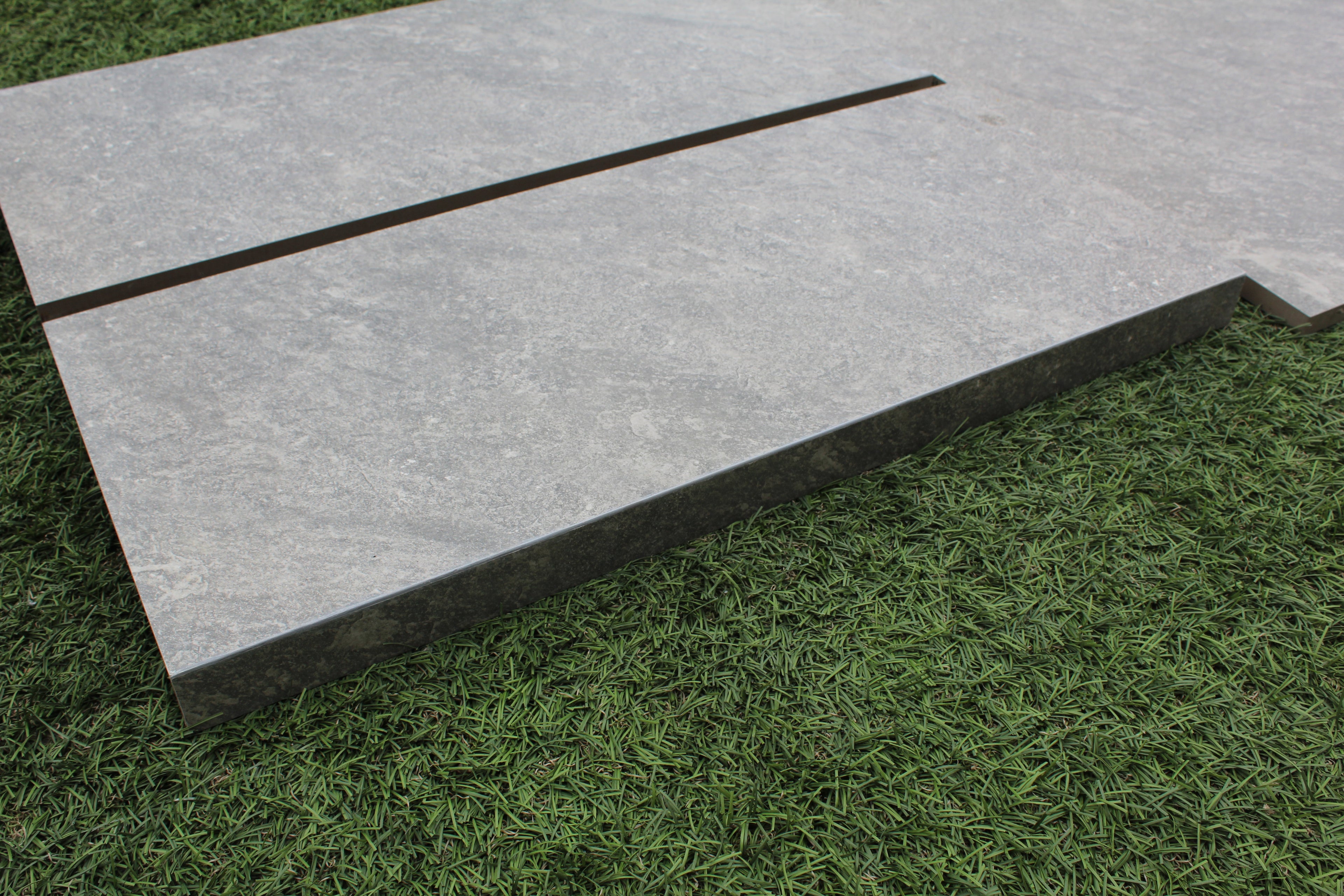 Zwembadrand Quartz Dark Grey rechte neus