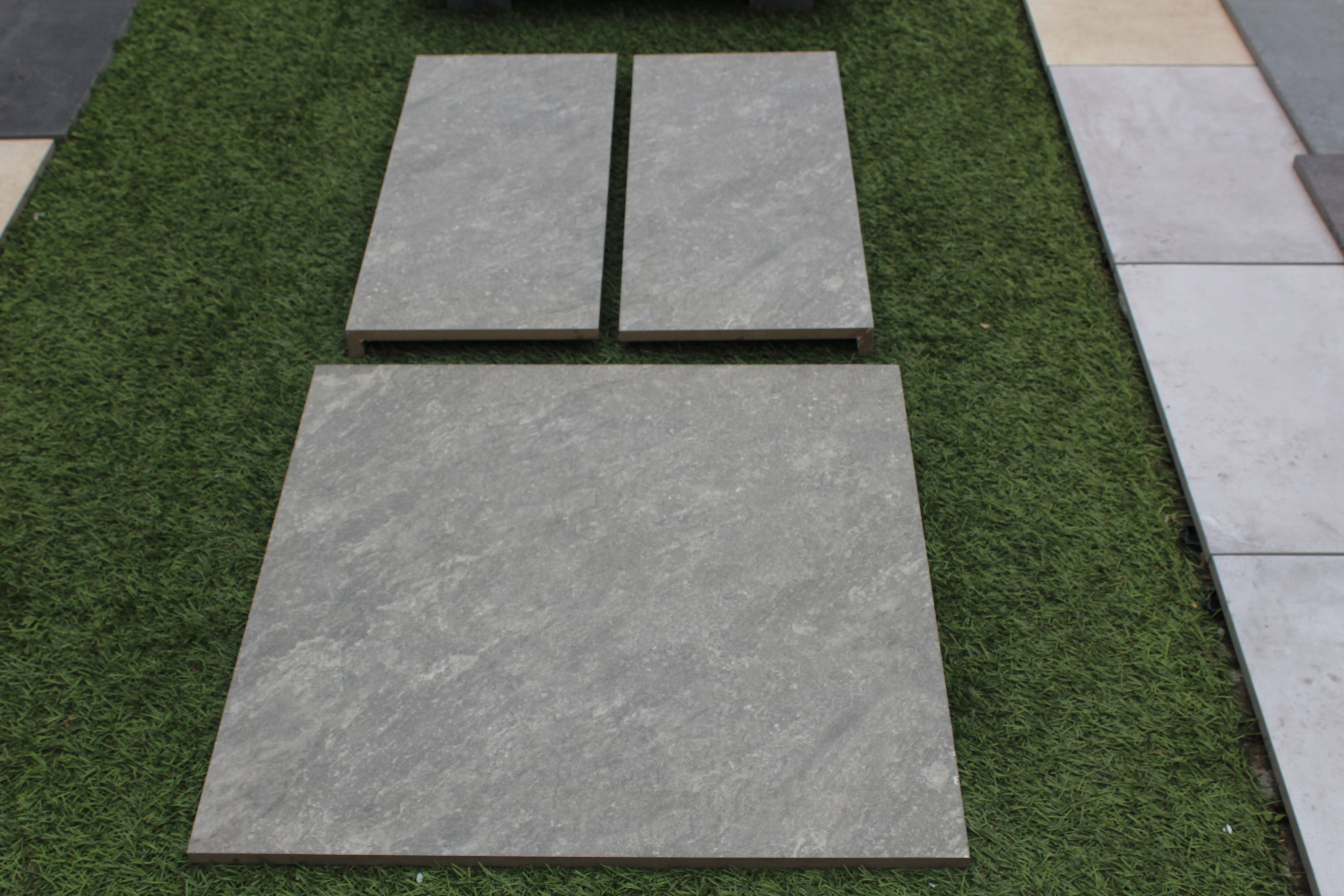 Zwembadrand Quartz Dark Grey rechte neus