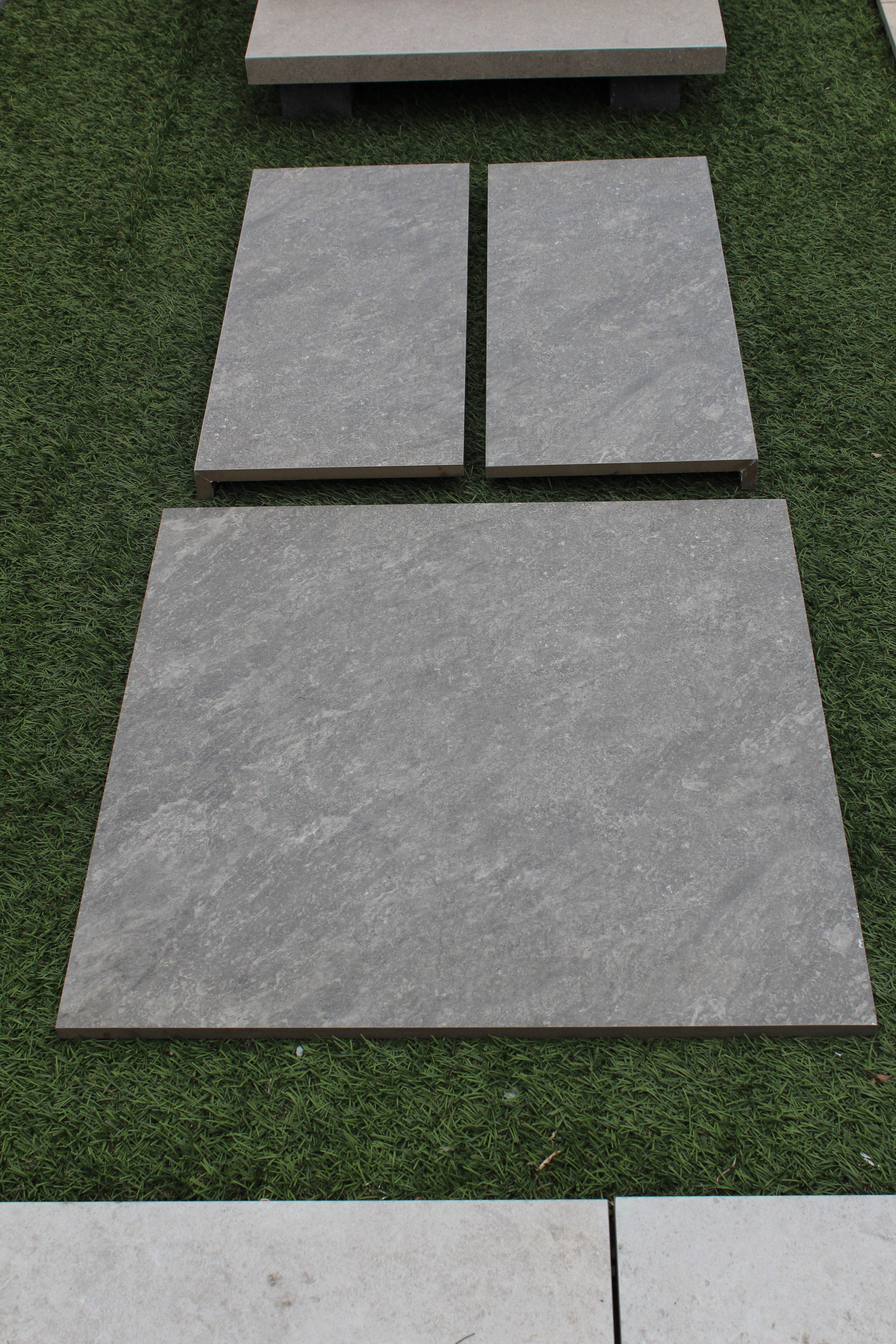 Zwembadrand Quartz Dark Grey rechte neus