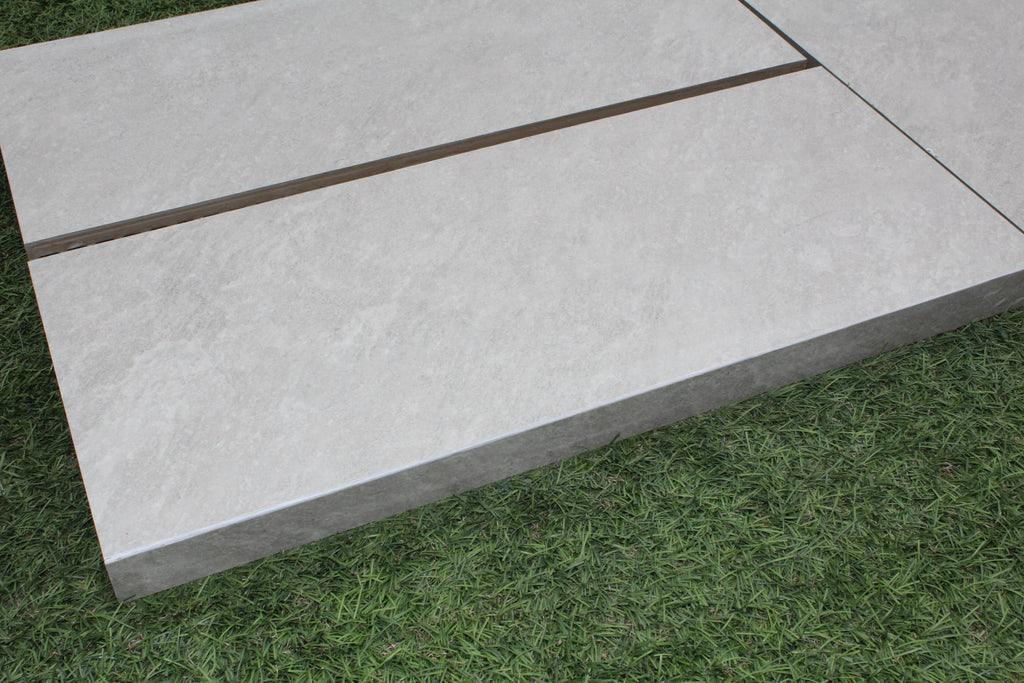 Zwembadrand Quartz Light Grey rechte neus