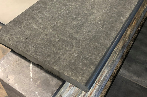 Basalt zwembadrand Jet Black 3 cm dik