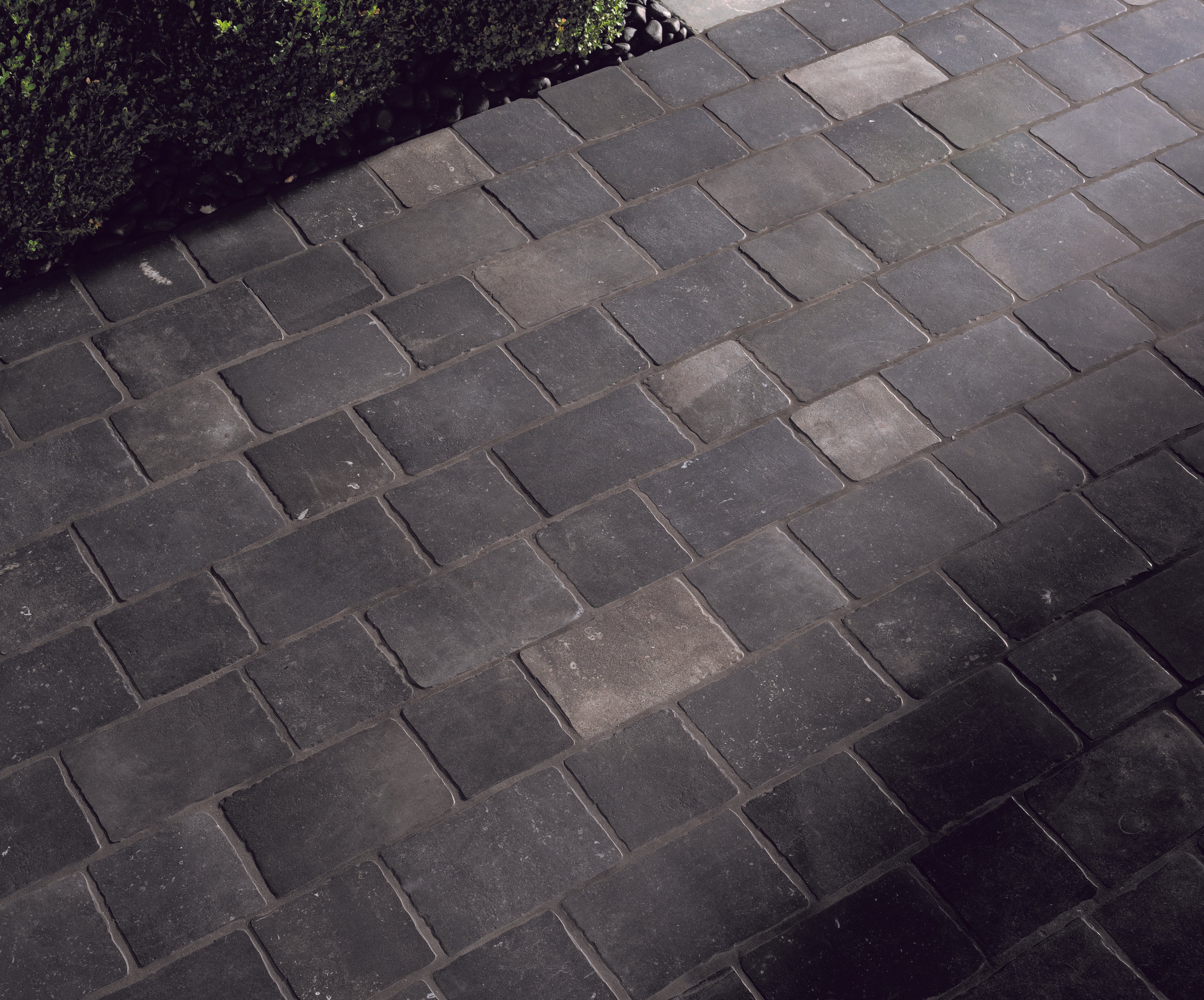 Kasseien Dark nuance 20x20x2 en 20x30x2 cm