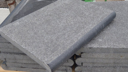 Basalt zwembadrand Loas – ronde neus