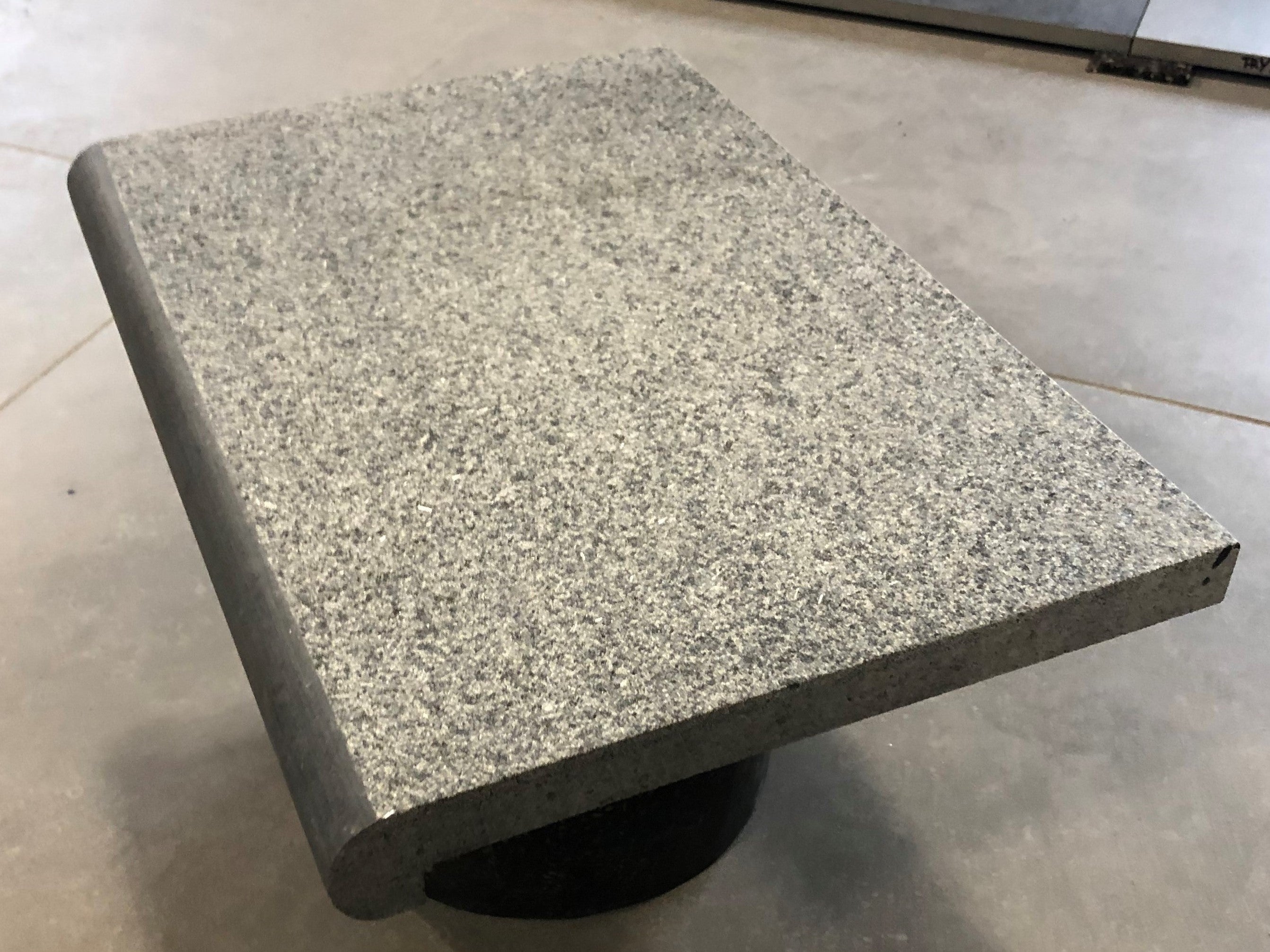 Zwembadrand Vine 35x35x3/5 neus rond gezoet