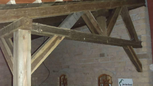 lariks gezaagde paal 15x15