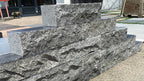 Stapelblok basalto 12x12x50 2 zijde natuurruw 1 ange zijde gezoet