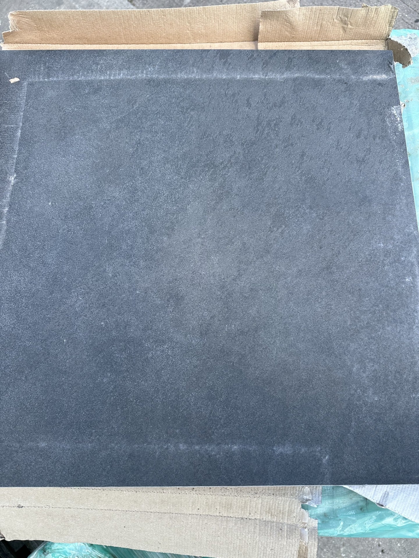 Mustang 60x60x3 cm partij