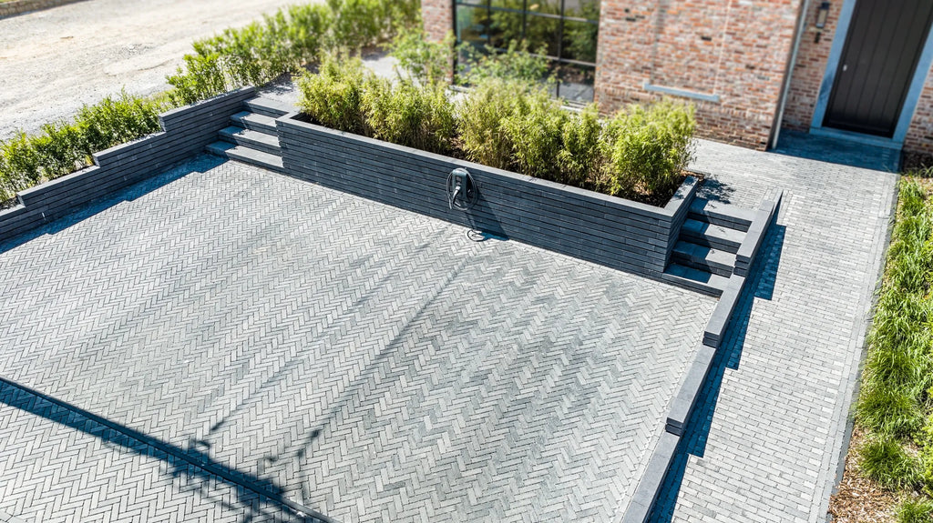 Hydro Brick 20x6,7x8 Nuance Black