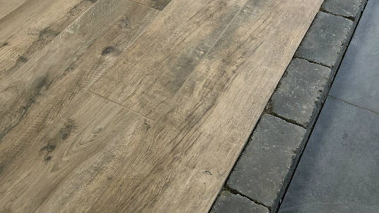 Houtlook Quercia 160x30x2 cm keramische terrastegel
