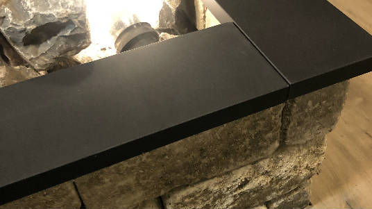 Jet black basalt gezoet vijverranden