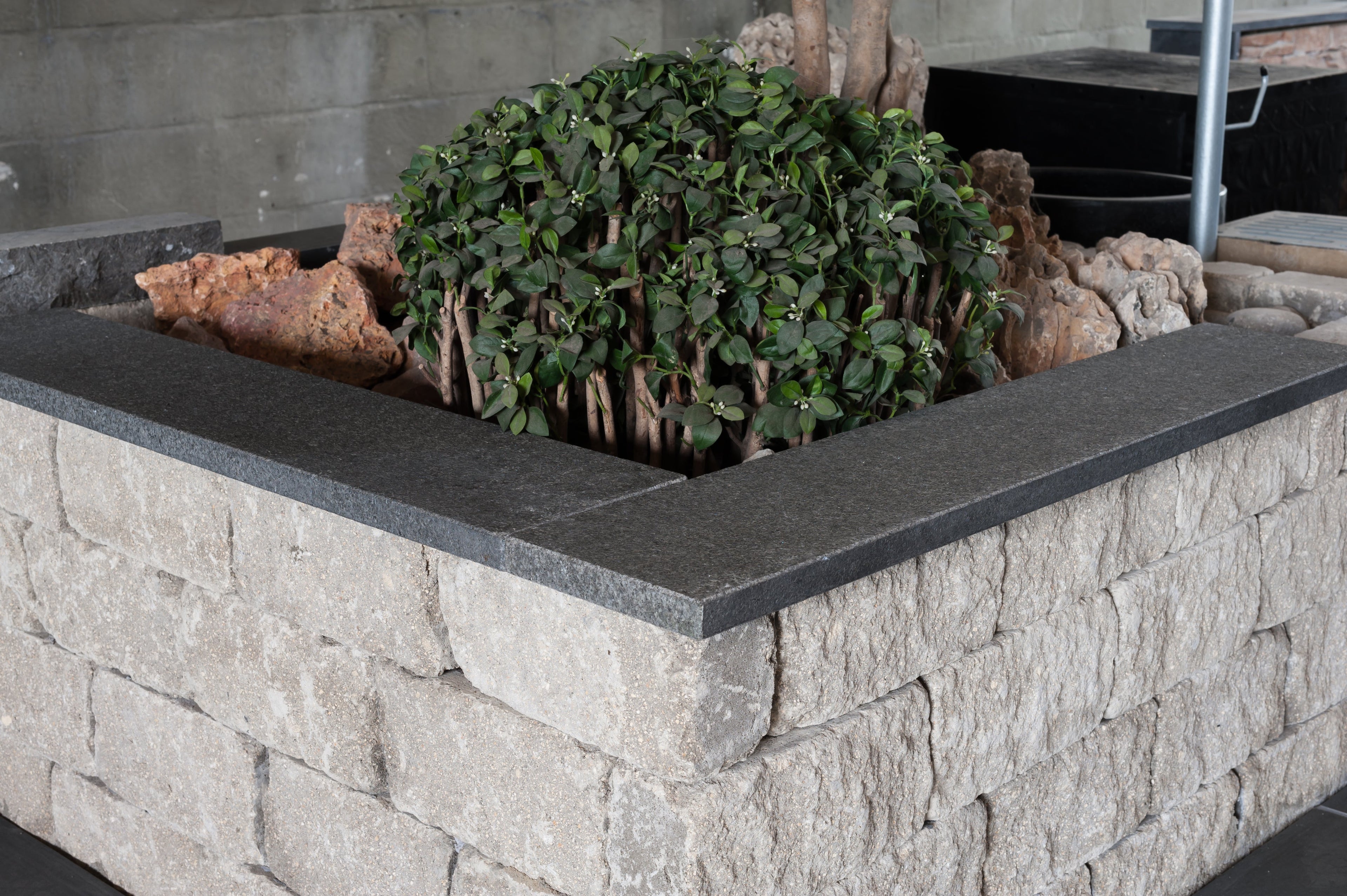 New basalt gevlamd vijverranden