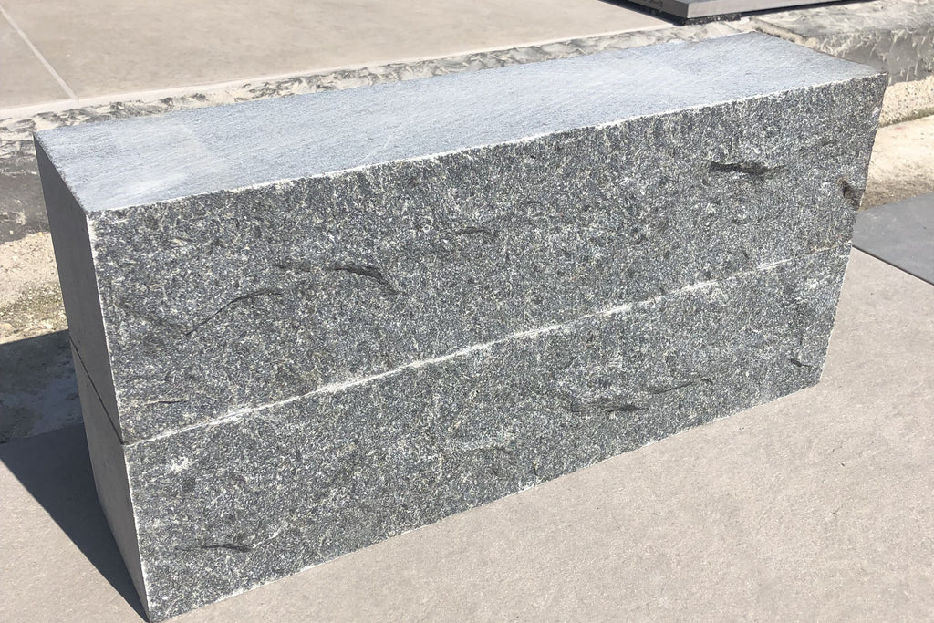 Vine black graniet 12x12x50